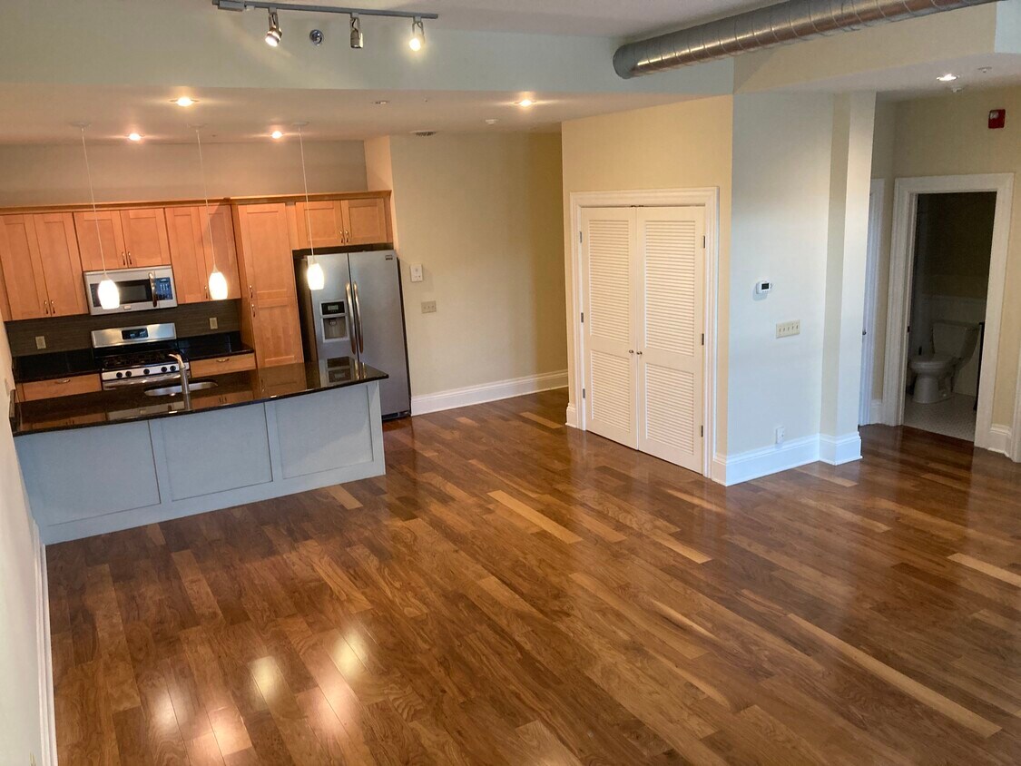 Spacious and efficient floorplan - 54 E Market St