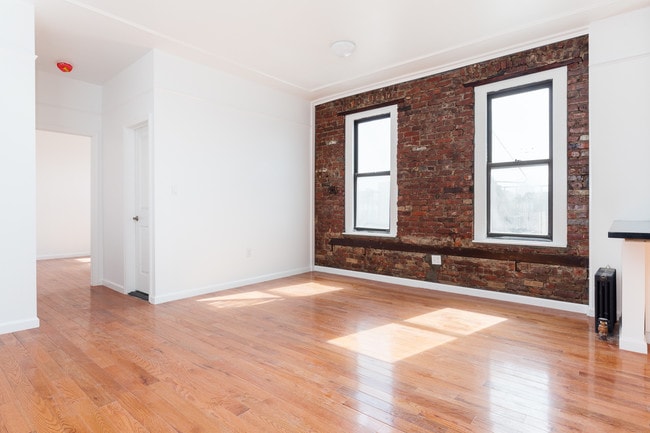 Building Photo - 579 61st St