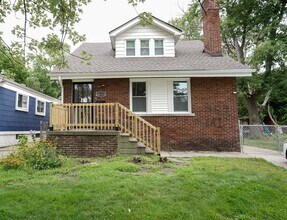 Building Photo - 18524 Riverview St