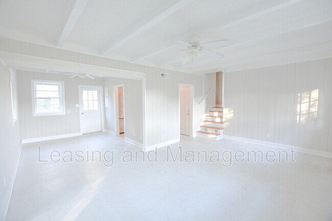 Building Photo - 2851 Ion Ave