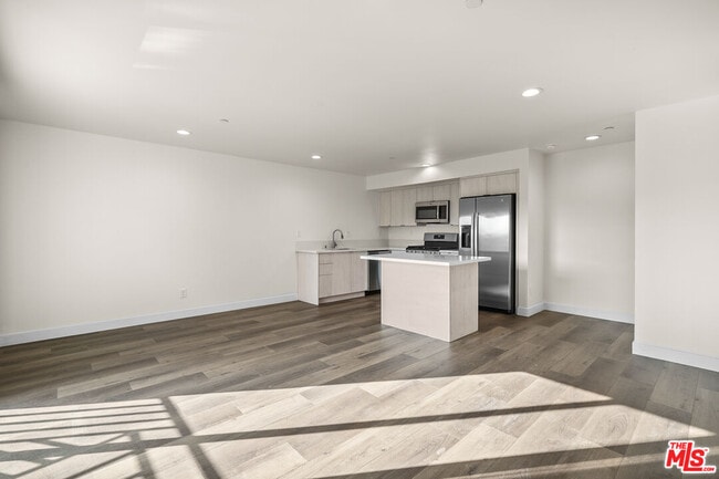 Foto del edificio - 2525 Hauser Blvd