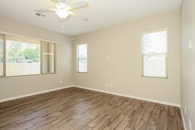 Foto del edificio - Spacious 3-Bedroom Home in Gilbert, AZ