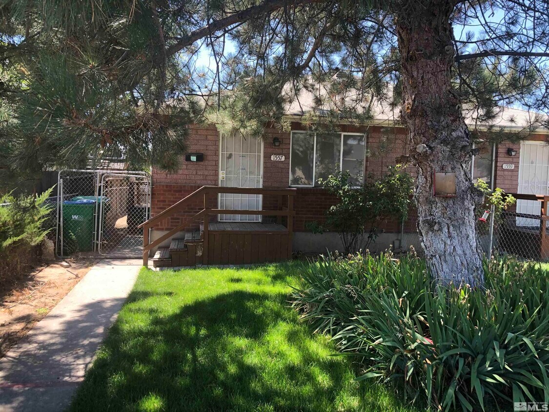 1557 G St, Sparks, NV 89431 Townhome Rentals in Sparks NV