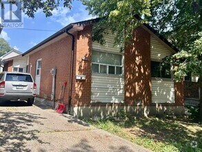 Building Photo - 8477 Darlington Crescent