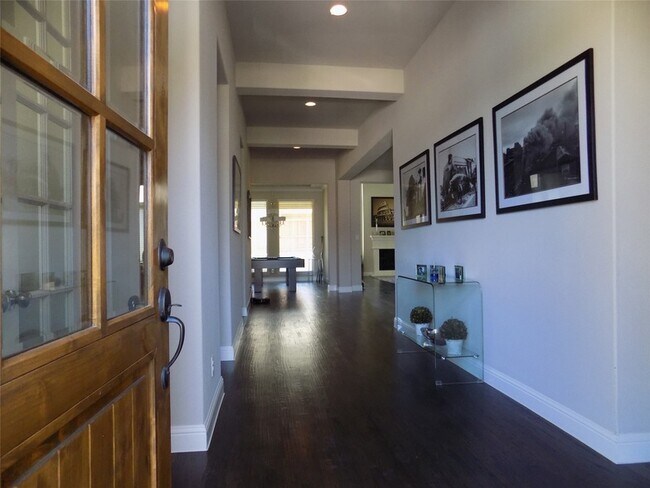 Foto del edificio - 2440 Vaquero Ln