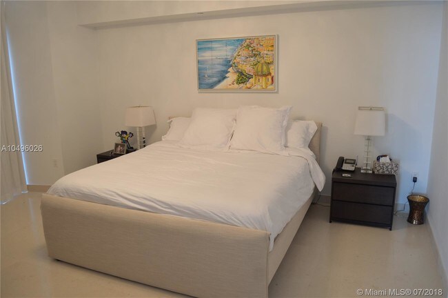 Building Photo - 495 Brickell Ave