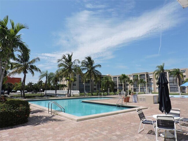 Foto del edificio - 501 E Dania Beach Blvd