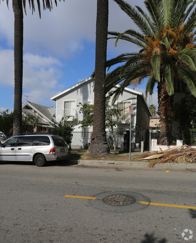 Foto del edificio - 917 S Catalina St