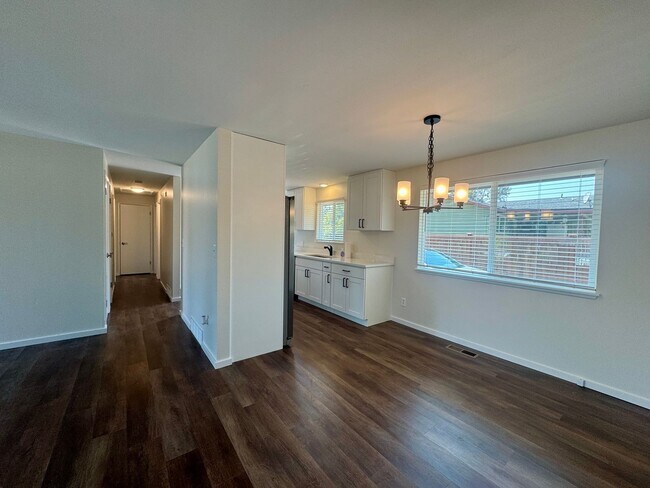 Building Photo - Newley Renovated Four-Bedroom Home