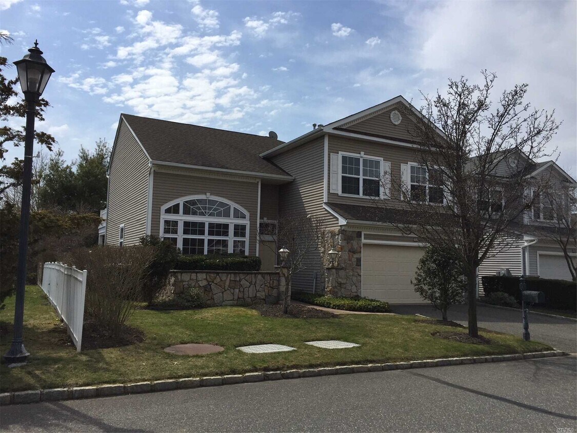 Primary Photo - 170 Hamlet Dr