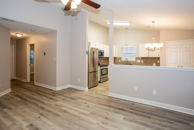 Building Photo - 2852 Longspur Dr