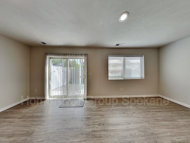 Foto del edificio - 617 S Chronicle Rd
