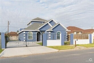 Building Photo - 1102 W Villa St