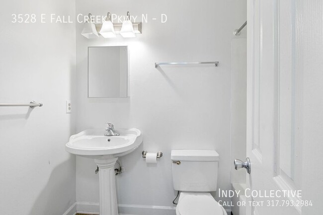 Building Photo - *MOVE IN SPECIAL* - $300 off First Month!