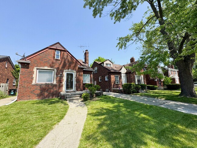 Foto del edificio - 16927 Chandler Park Dr