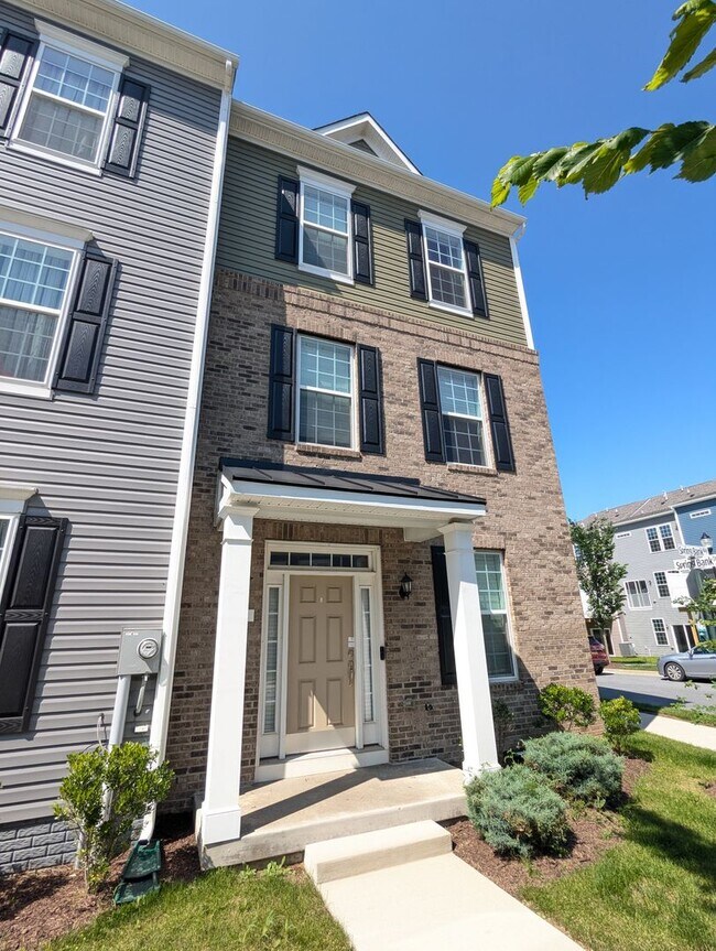 Foto del edificio - END UNIT newer build in ideal Frederick lo...
