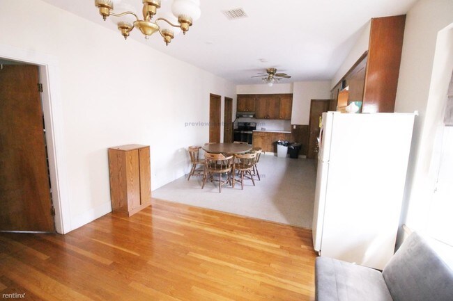 Building Photo - 32 Winship St