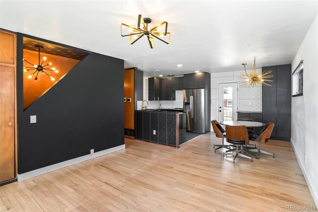 Building Photo - "Spacious 5-Bedroom Gem with 3 Full Baths in Arvada"