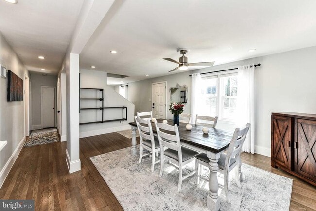 Building Photo - 7308 Poplar Ct