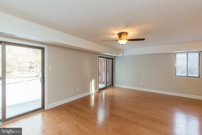 Building Photo - 206 Worthington Dr