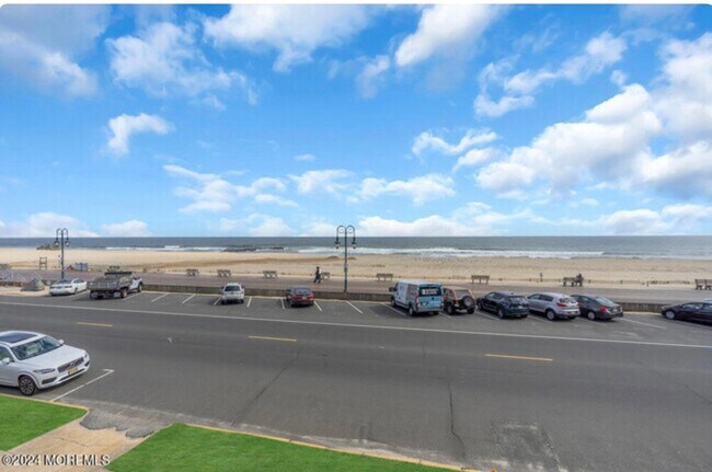 Building Photo - 903 Ocean Ave