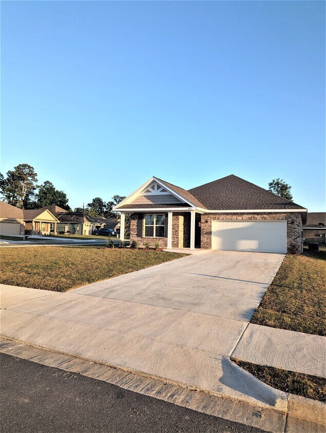 Foto principal - 468 Wickman Ave