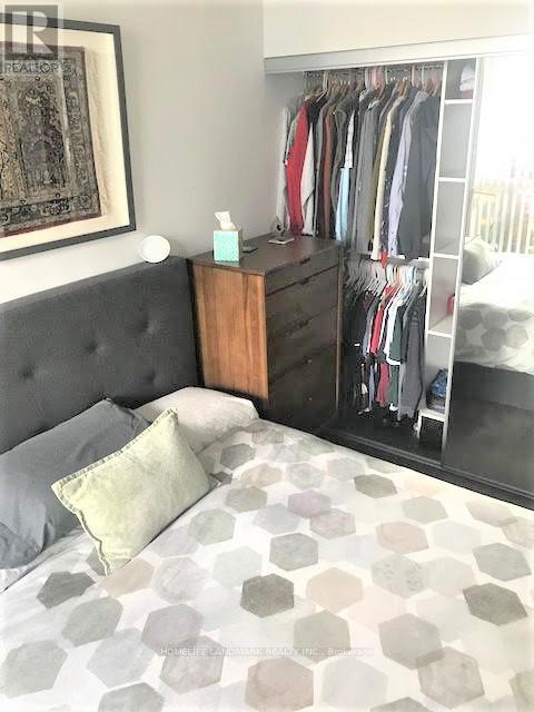 Building Photo - 318 Richmond St W