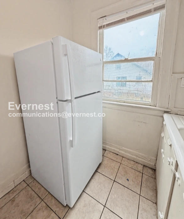 Building Photo - 11391 Belleterre Ave