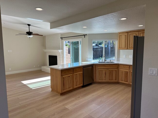Building Photo - 3013 Notre Dame Dr