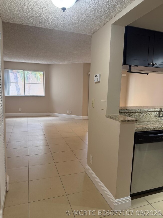 Building Photo - 9901 Westview Dr