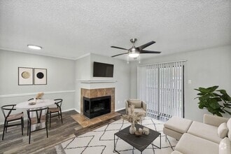 Interior Photo - Bridges at Deer Run