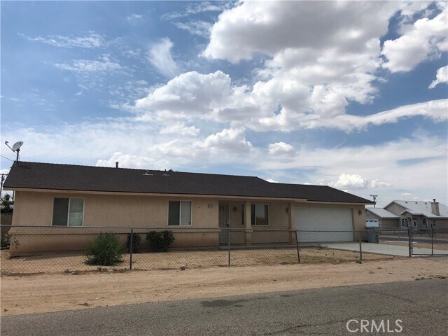 Foto principal - 16499 Live Oak St