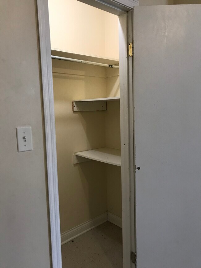 Foto del edificio - 6454 N Hoyne Ave