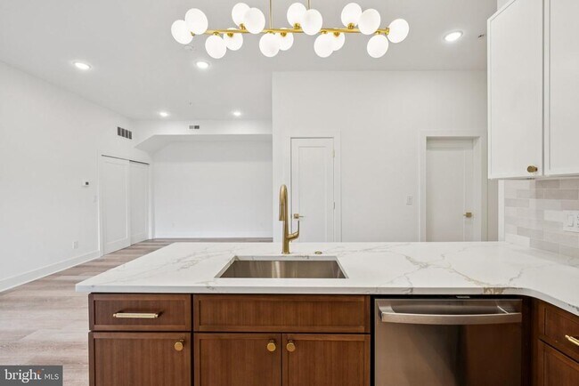 Foto del edificio - 5034 Florence Ave