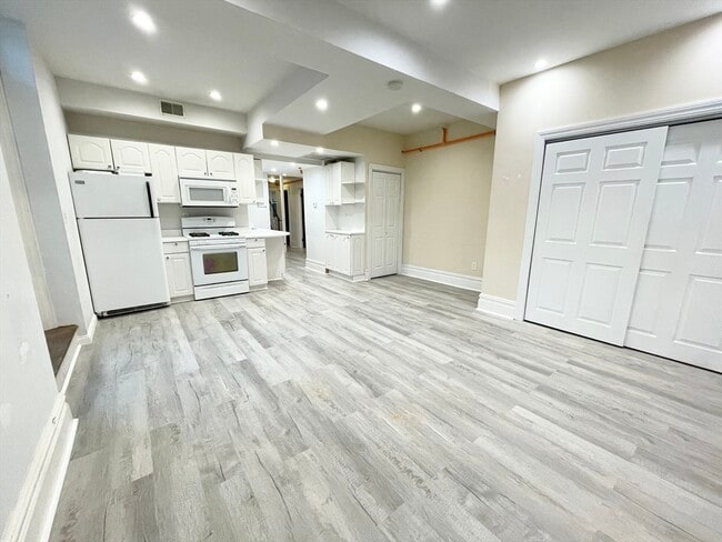 Building Photo - 89 Cedar St