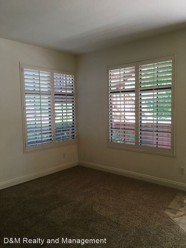 Foto del edificio - 2 br, 2 bath House - 4049 Carmel View Road...