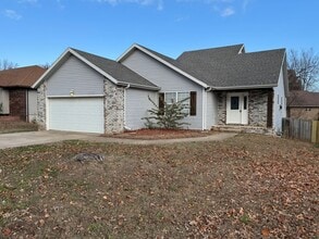 Building Photo - 404 N Hightower Ave