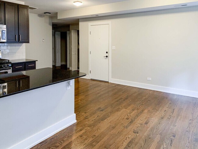 Foto del edificio - 5058 N Winchester Ave