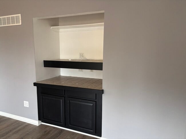 Building Photo - 204 Park Place Dr