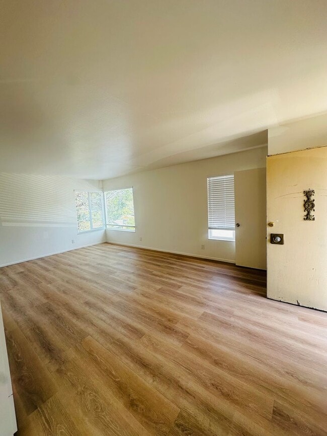 4511- 4515 Penniman - 4511- 4515 Penniman Apartment