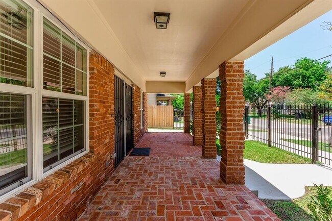 Foto del edificio - 4310 Wilmer St
