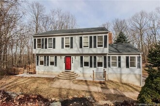 Building Photo - 36 Carriage House Dr