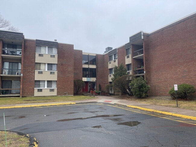 Building Photo - 963 High Path Rd