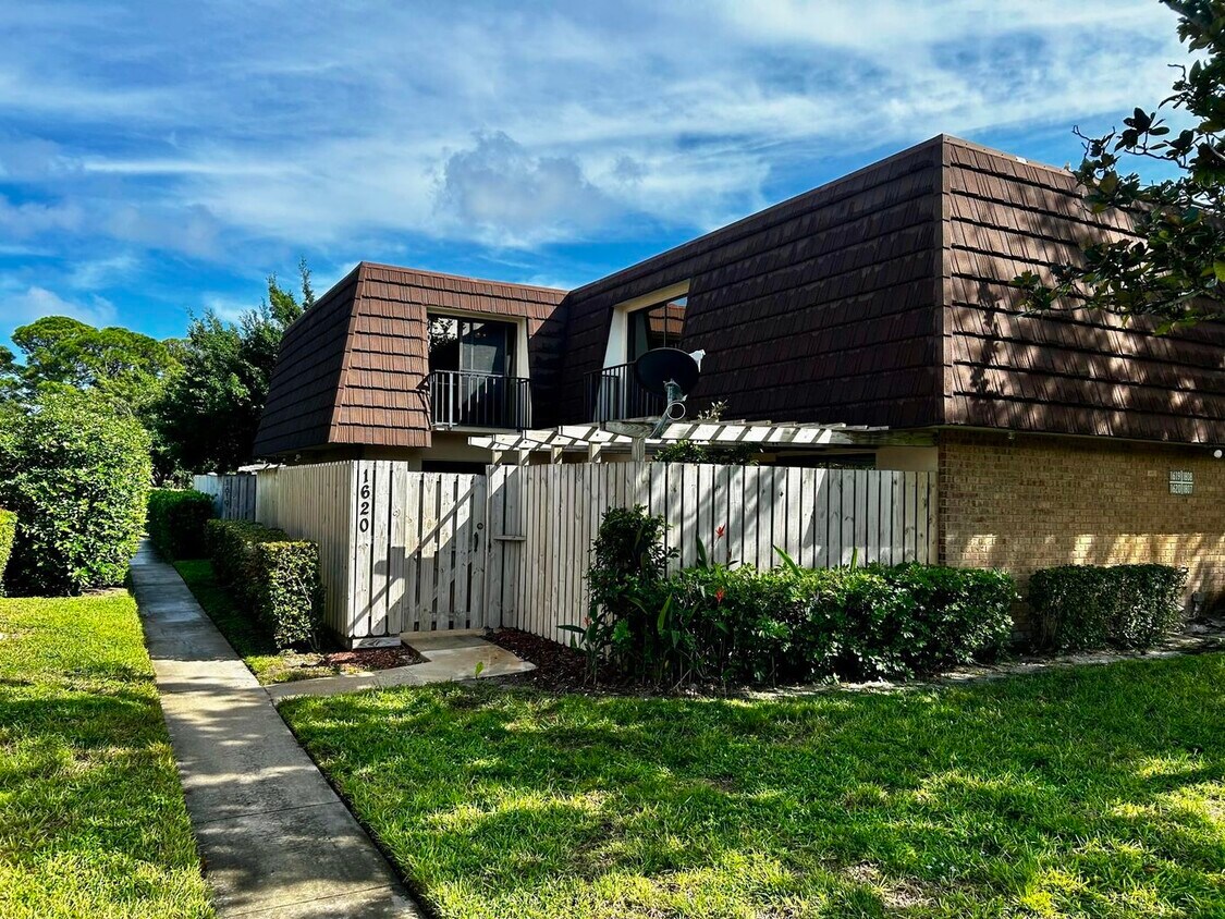Primary Photo - 1620 16th Ln