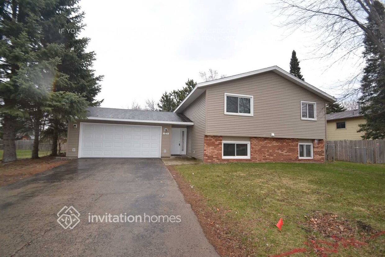 Foto principal - 11932 Pennsylvania Ave N