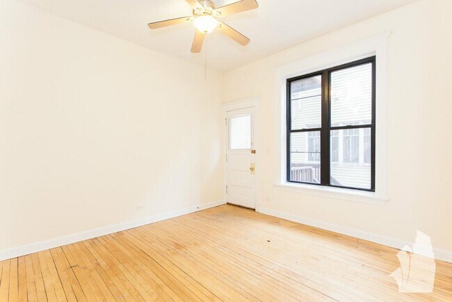 Foto del edificio - 2133 W Concord Pl