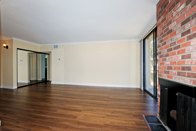 Building Photo - 1730 Camino Palmero St