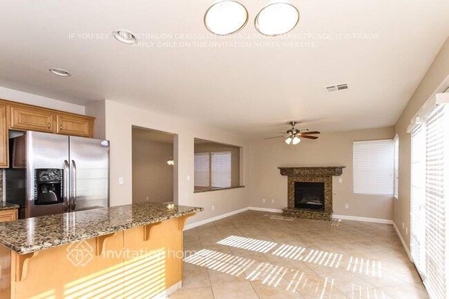 Building Photo - 7815 W Rainshower Dr