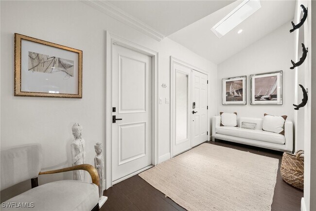 Building Photo - 5908 Via Lugano