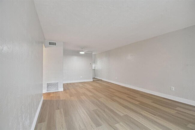 Building Photo - 2433 Brazilia Dr